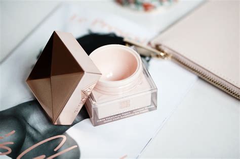 givenchy contour|L'INTEMPOREL .